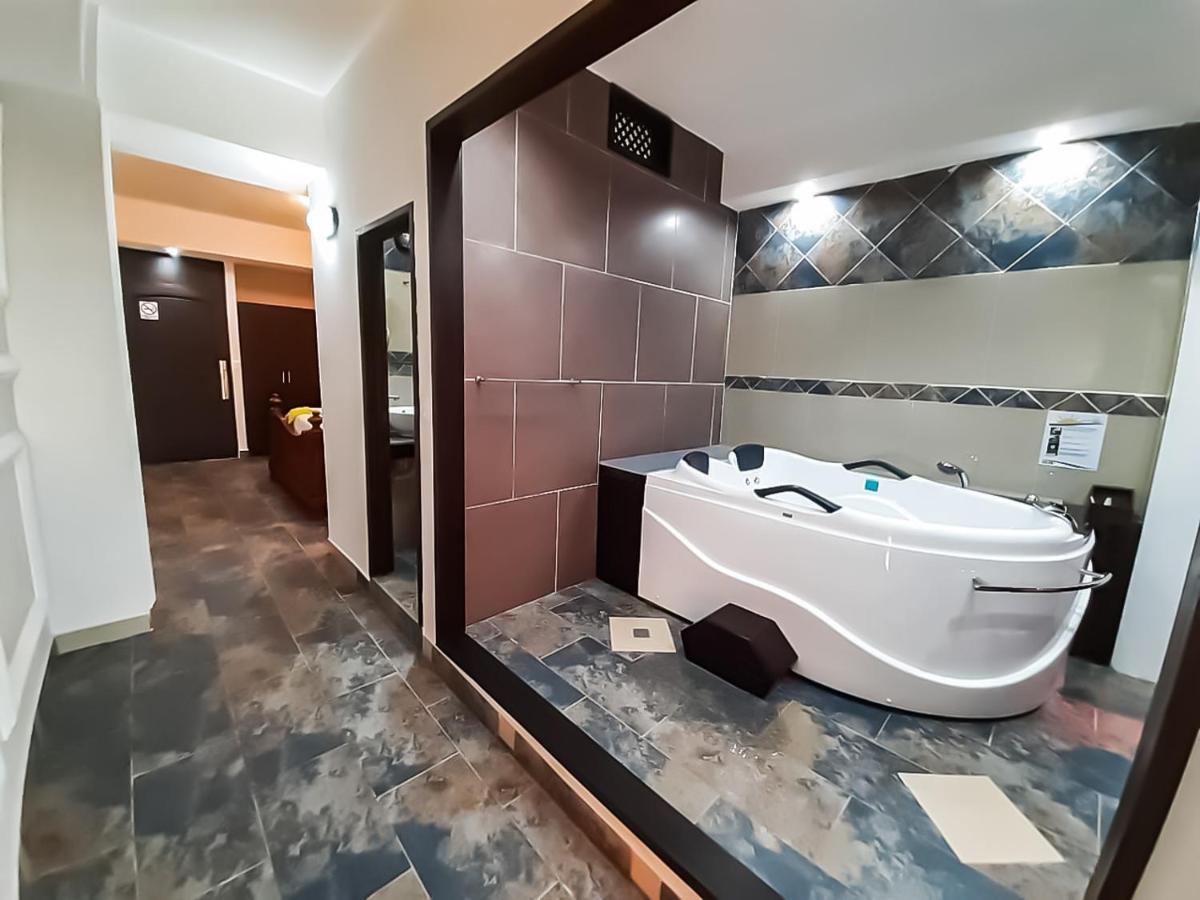 Hotel Mi Paraiso Rio Dulce Castillo de San Felipe 外观 照片