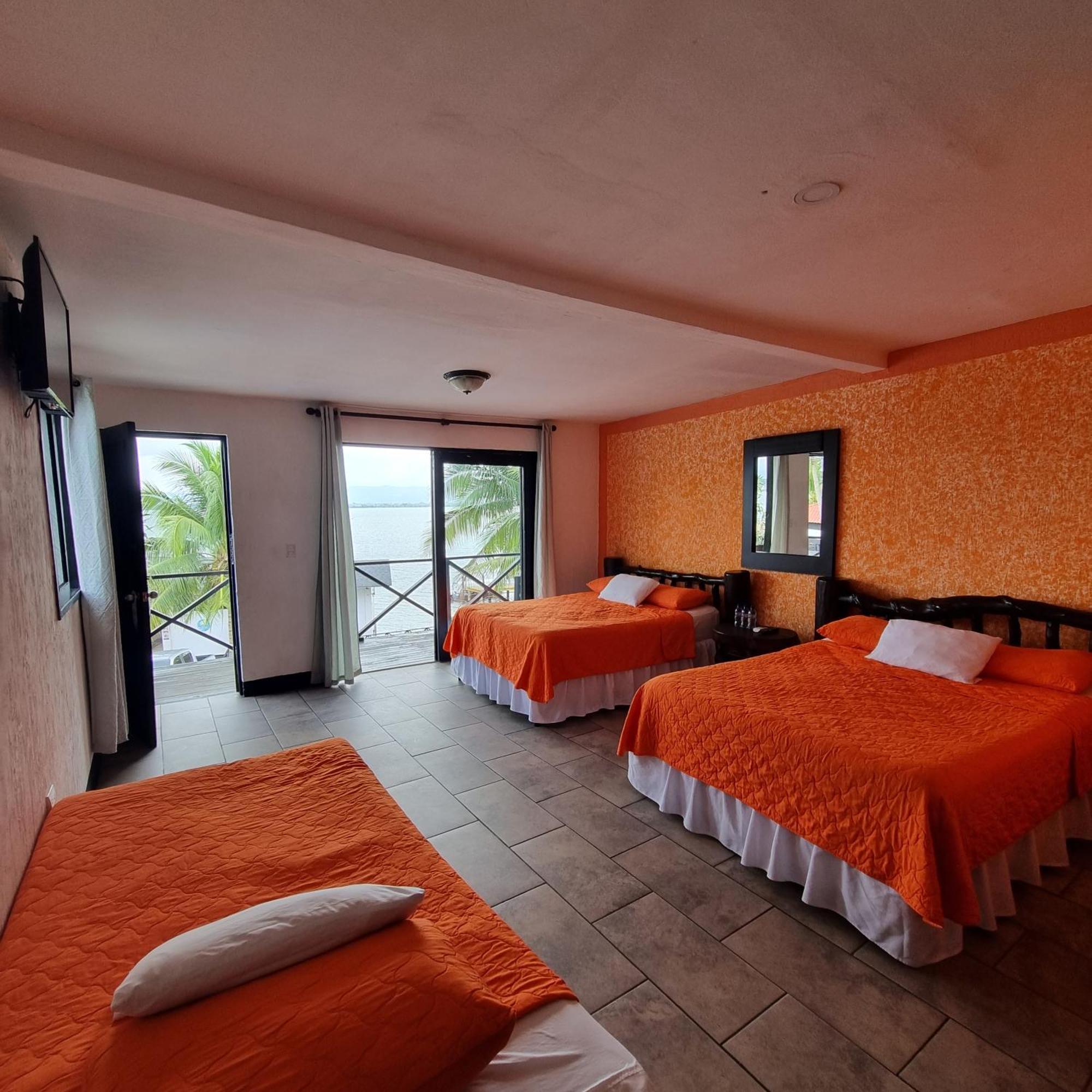 Hotel Mi Paraiso Rio Dulce Castillo de San Felipe 外观 照片